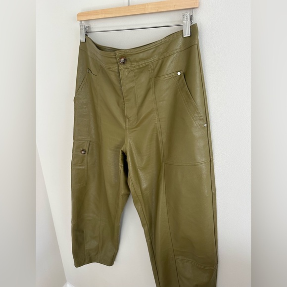 By Anthropologie faux leather barrel leg utility‎ pants size 6 - Picture 4 of 9